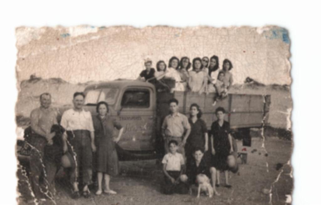 La famille à la Mer.jpg